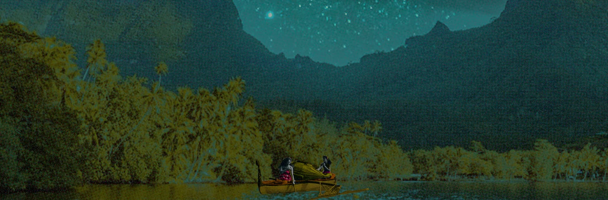ilustración. En el centro de la imagen, dos mujeres están remando en medio de un río, rodeadas de vegetación, mientras el cielo está iluminado por puntitos blancos. 





